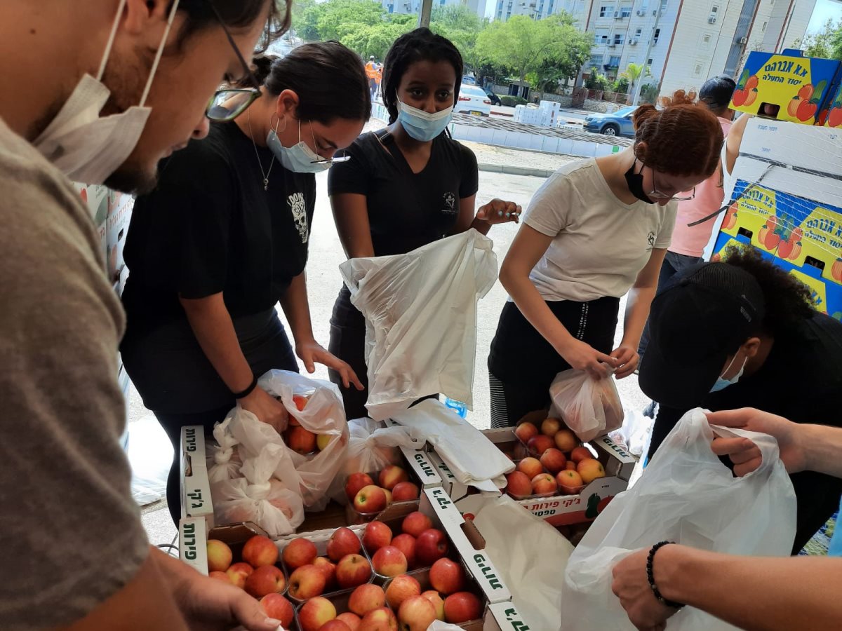 אמית מקיף באר שבע - החקלאים והתלמידים למען משפחות