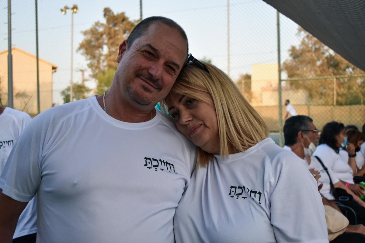 דליה, אימו של עומר ז"ל יחד עם גילי ויינטרוב. קרדיט - לין אוחיון