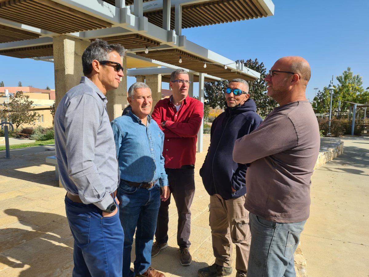 השר יועז הנדל, דורון אלמוג, אבי וורצמן. קרדיט - עדי נגב