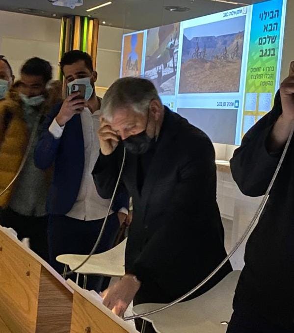 השר מאיר כהן, במהלך הביקור במרכז "השער לנגב". קרדיט - תנועת אור