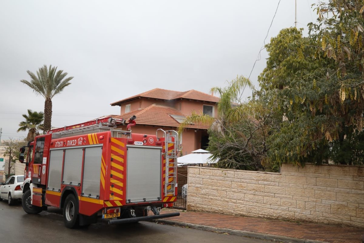 השריפה ברחוב רמון. קרדיט - זאב דיקמן - תיעוד מבצעי כבאות והצלה