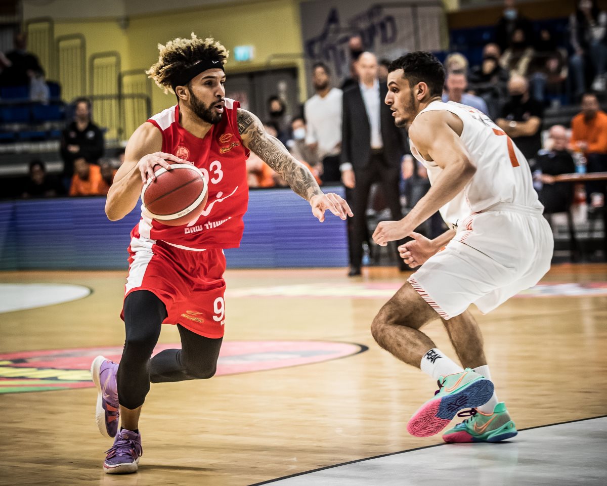 יתרון קטן בסיום הרבע הראשון, דמפס. קרדיט - עודד קרני