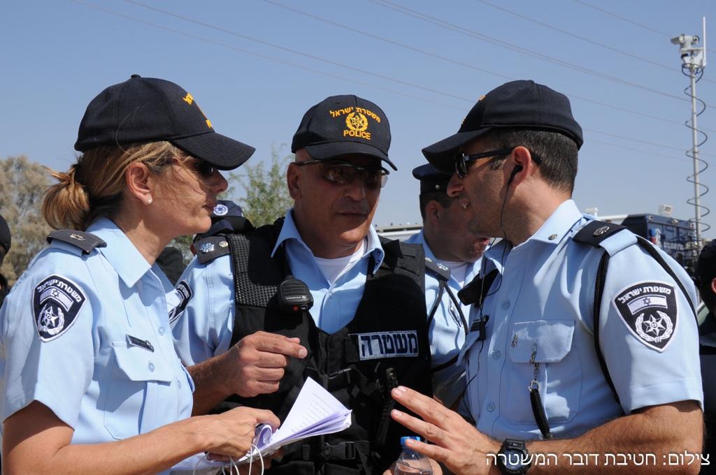 ד"ר סנ"צ נאוה דיהי (משמאל). קרדיט - חטיבת דובר המשטרה