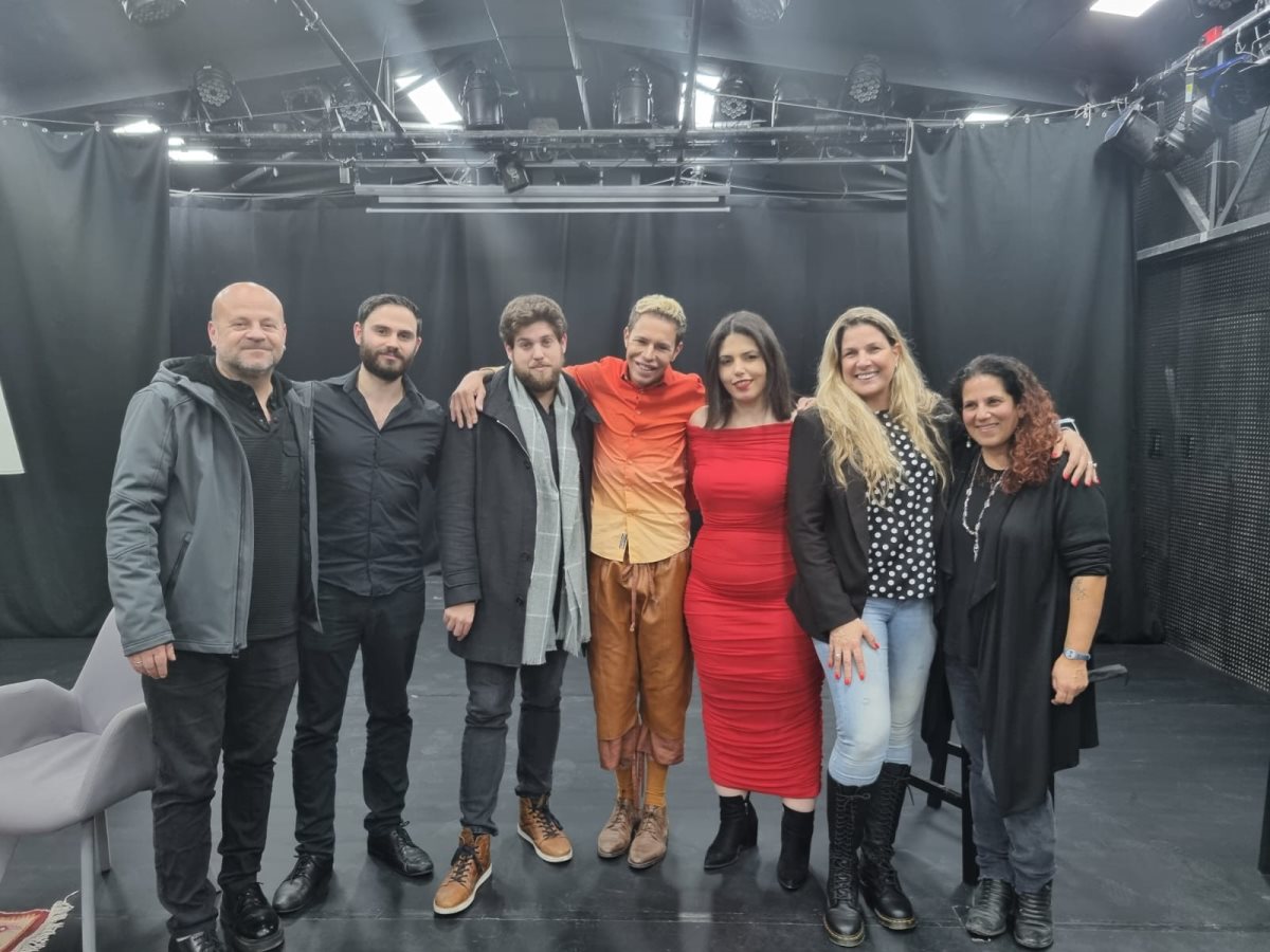 גיל ריבה וצוות הפרינג'. קרדיט - תיאטרון הפרינג'