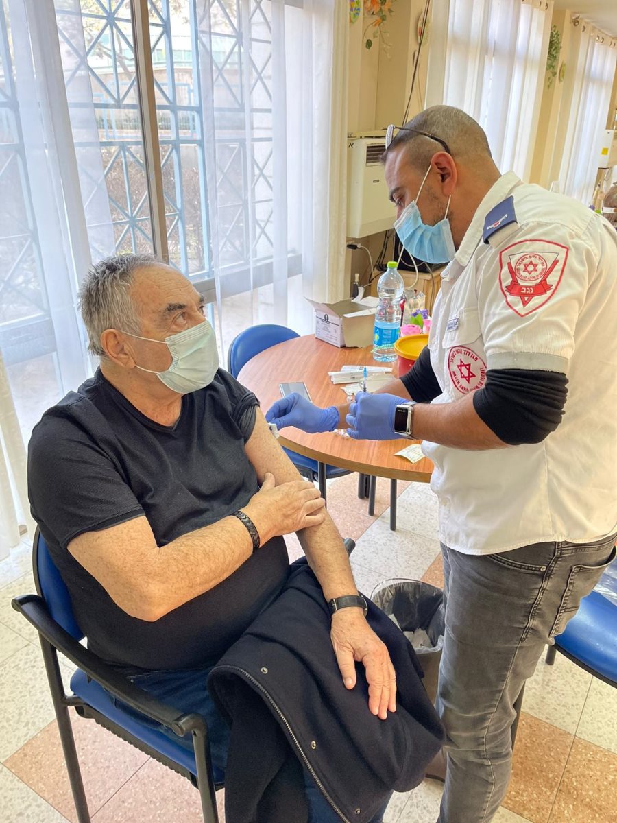 קרדיט - עמיגור