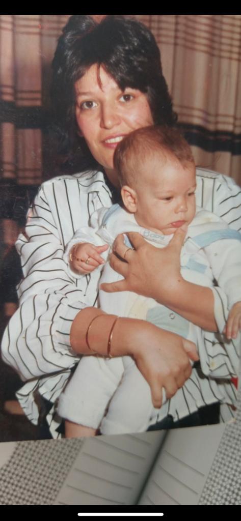 אורטל ואמא שושנה בילדות