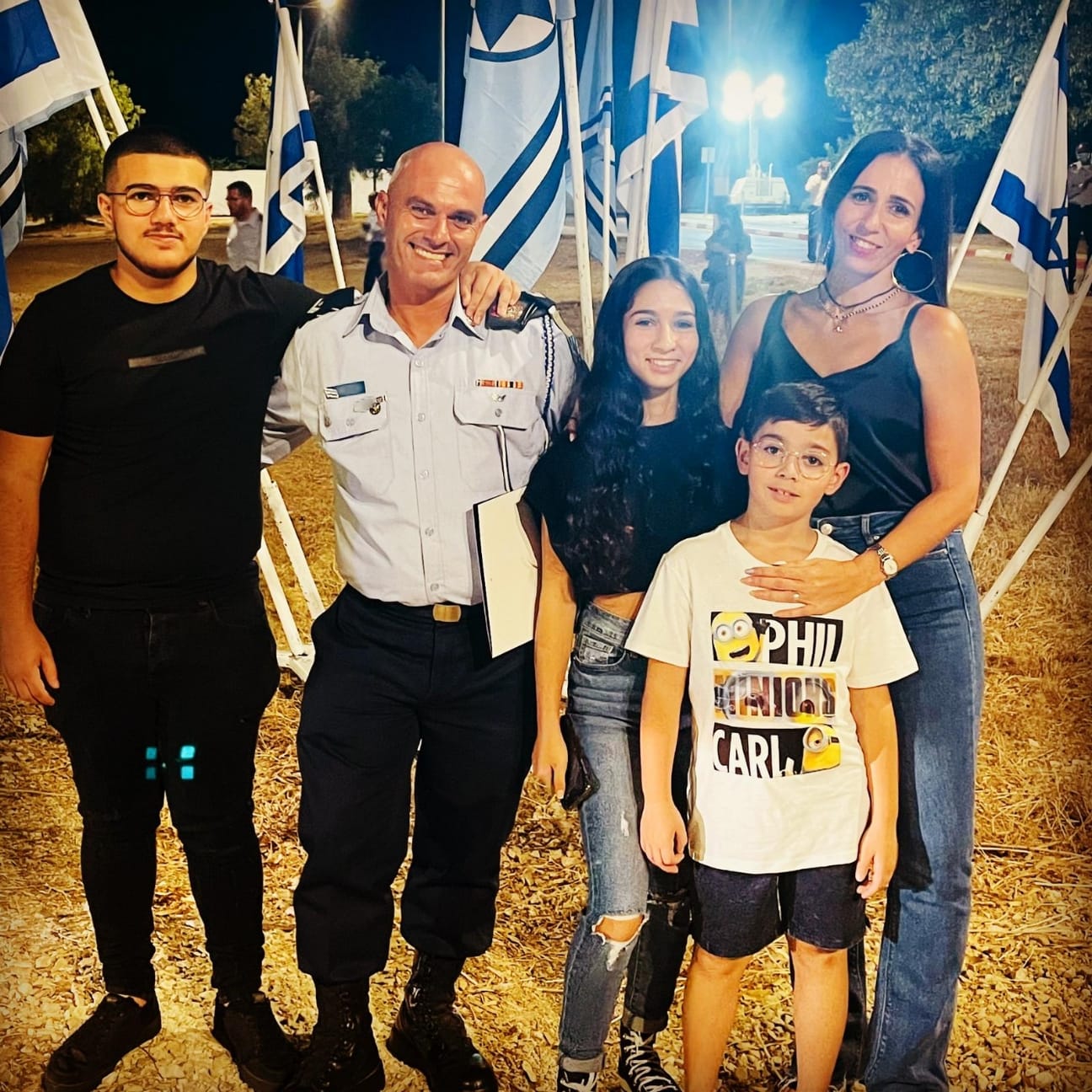 ירון ומשפחתו. קרדיט - צילום פרטי