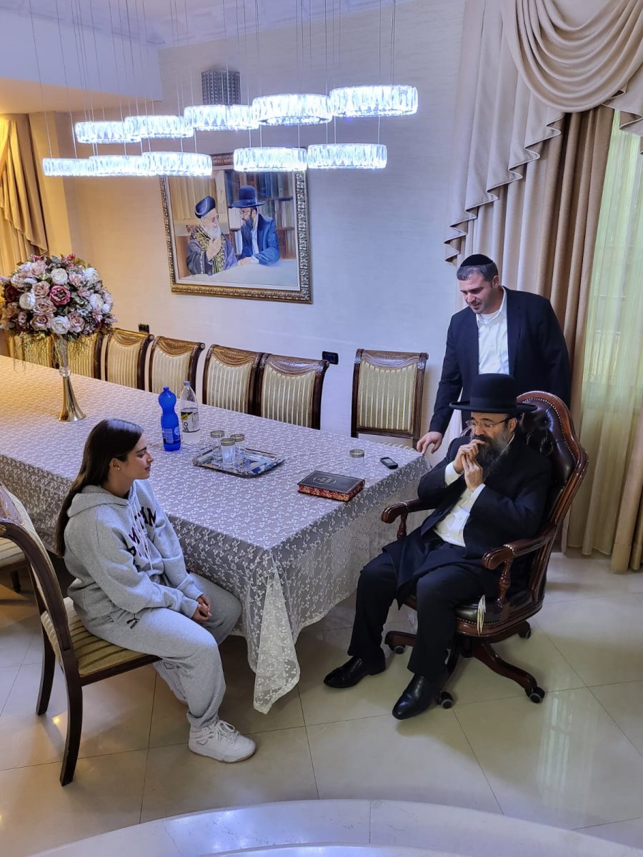 נועה קירל את הרנטגן. צילום: פרטי