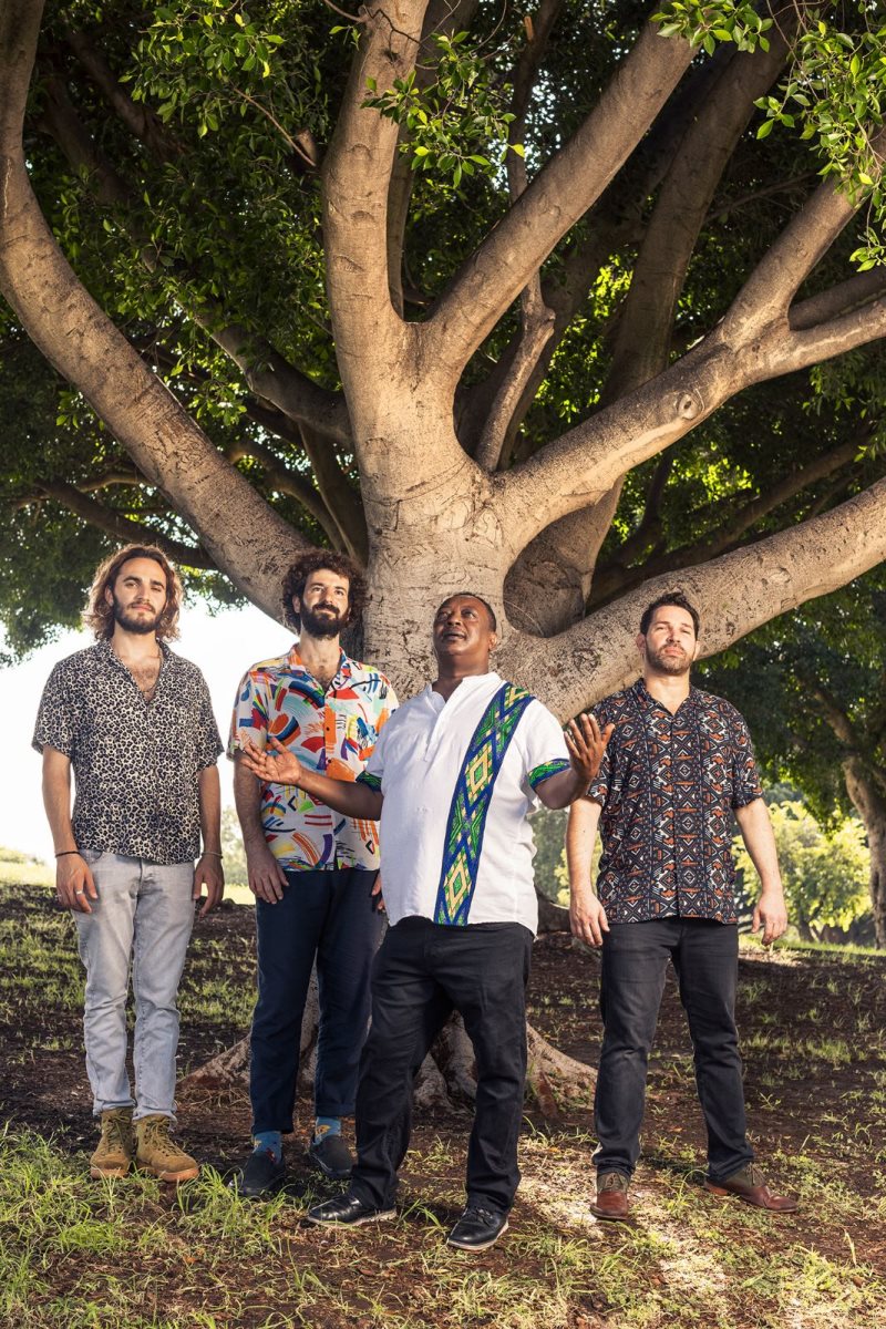 אדיס קן במופע עם אסתר רדא - קרדיט רונן גולדמן