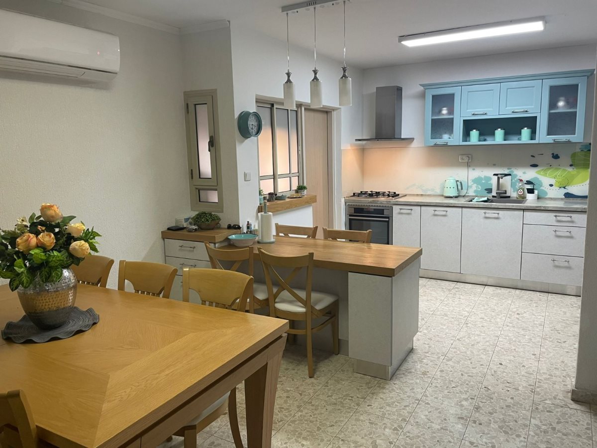 רחוב עין גדי. קרדיט - חן אבואלגיז