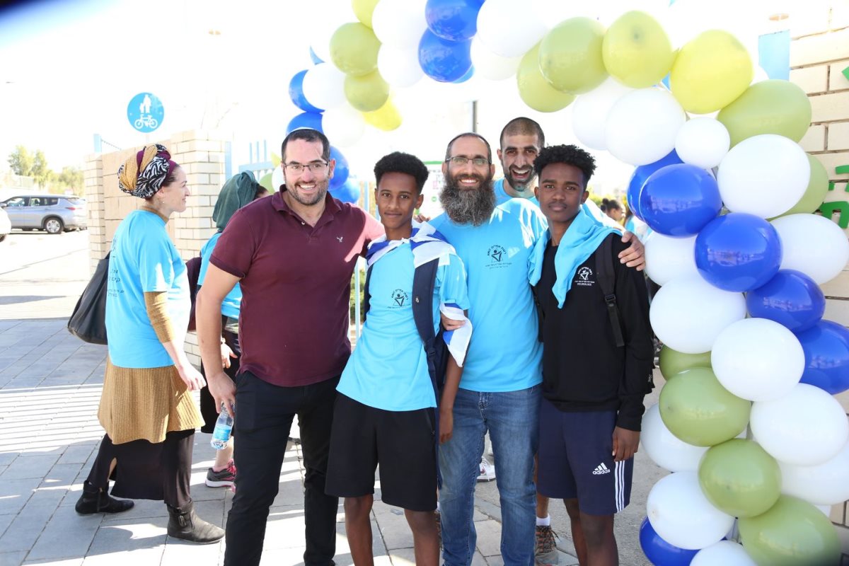 קרדיט - מקיף אמית