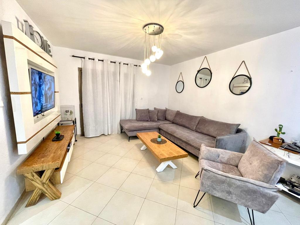 רחוב בר ניסן - דלית בוקובזה