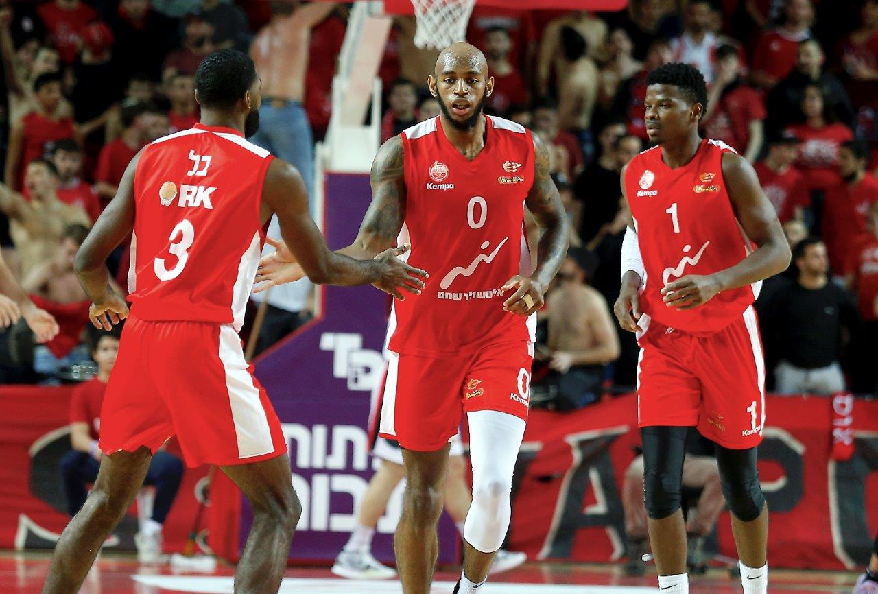 איטו, פארדון ובל. ניצחון חוץ גדול. קרדיט - אלן שיבר