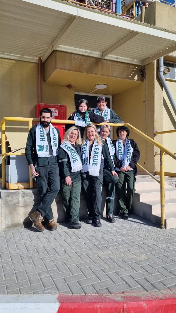 עובדי מפעל חיפה נגב. קרדיט - צילום פרטי