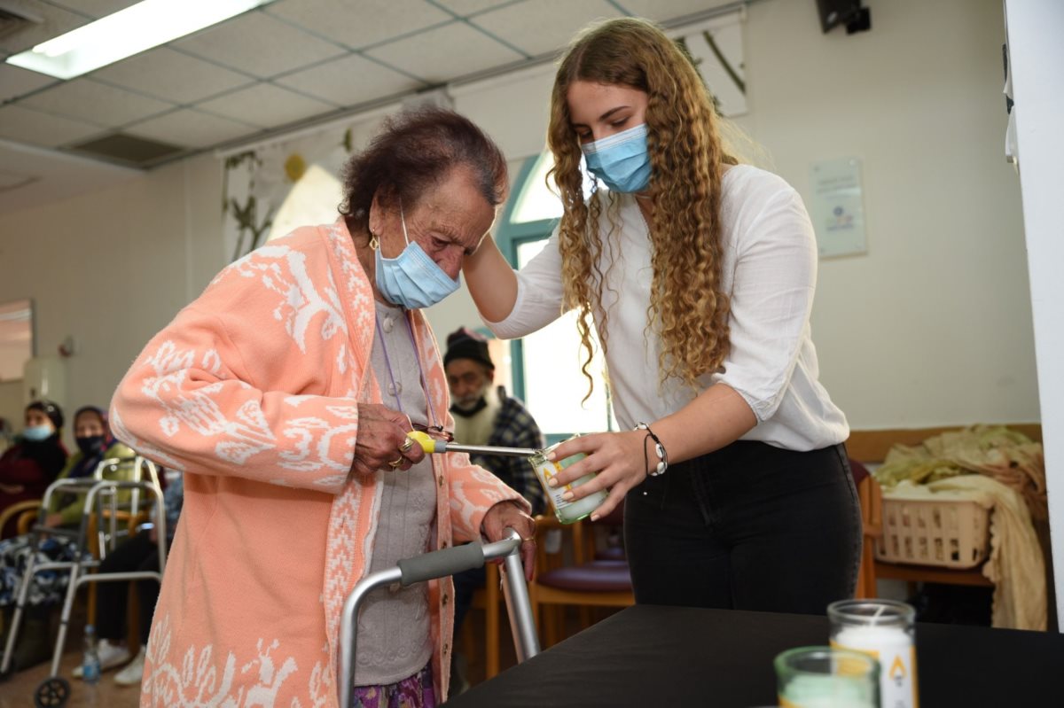 לין הובר וניצולה. קרדיט - אדיר הרוש