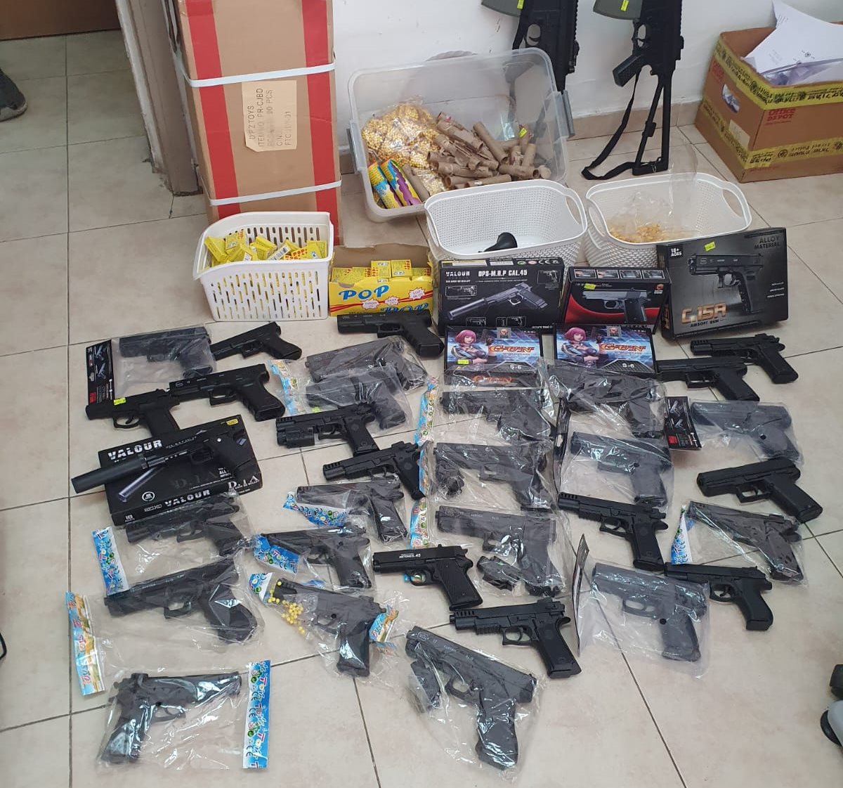 חלק מן הצעצועים שהוחרמו. קרדיט - עיריית באר שבע