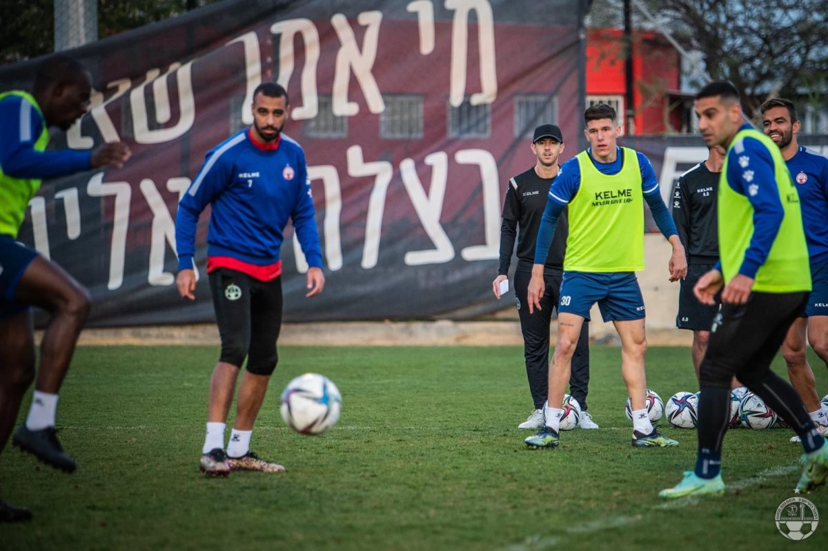 הקבוצה באימון הערב אש. קרדיט - הפועל "מחסני השוק" באר שבע