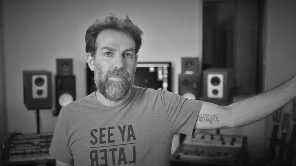 ''אני לא מפחד שזה יתפוס אותי, אני פשוט דואג שזה לא יקרה", קובי ויטמן כיום. קרדיט - מני אליאס