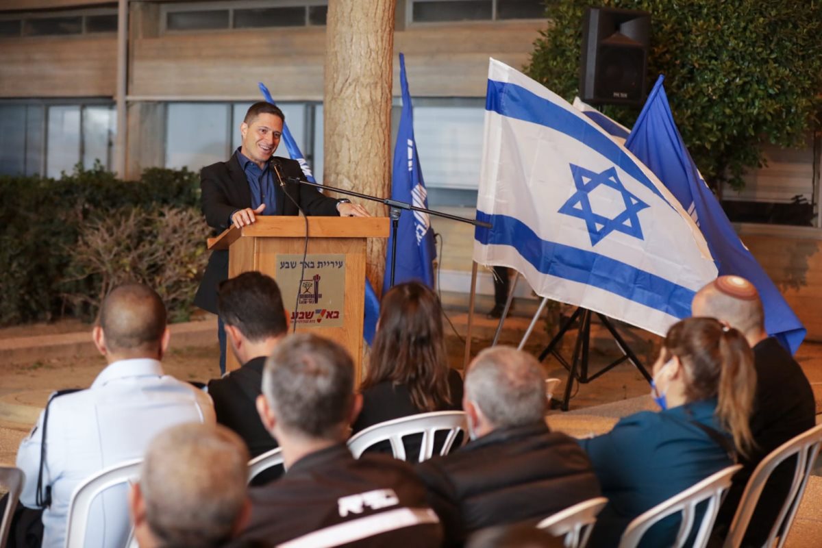 מכיר בפועלם של אלו ששומרים על המרחב. קרדיט - עיריית באר שבע