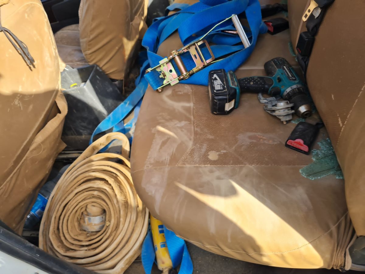 הכלים שנתפסו אצל החשודים. קרדיט - דוברות מג"ב