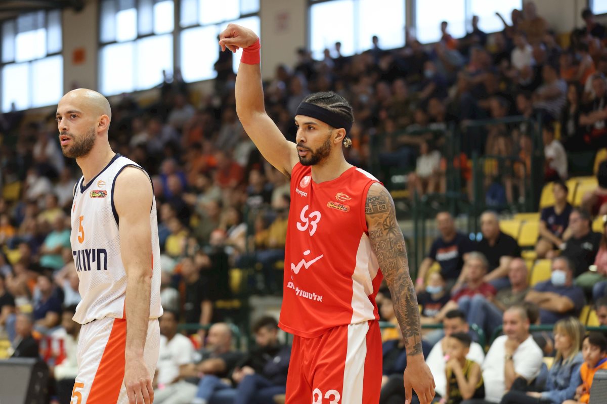 דמפס. הגיע חם ללב המושבה. קרדיט - צילום: לירון מולדובן