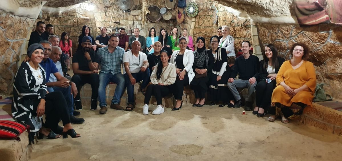 עובדי מועצת אל קאסום בסעודת אפטאר משותפת. קרדיט - אל קאסום