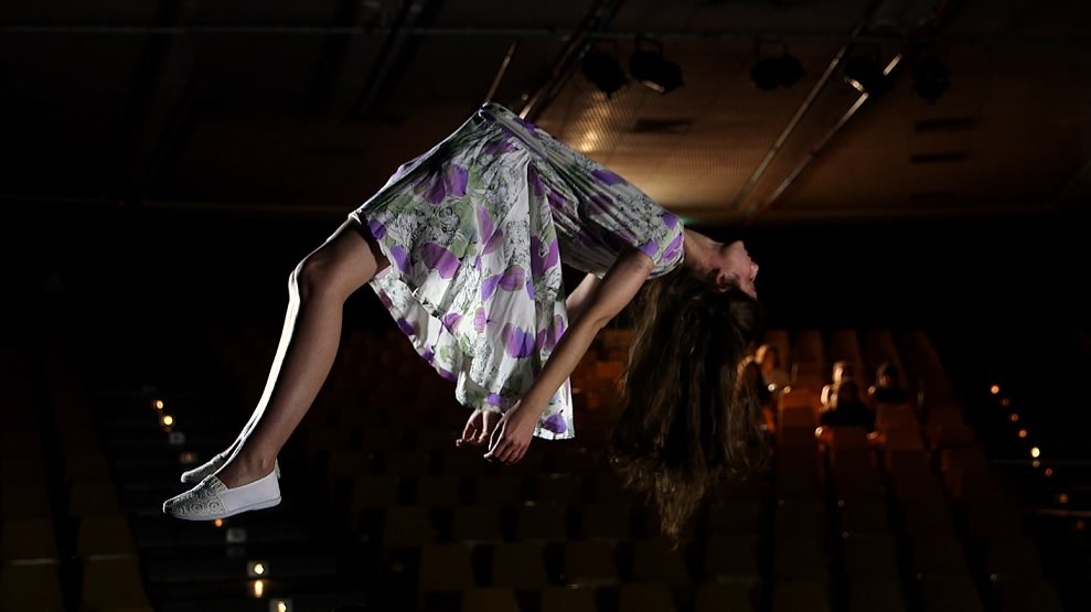 Flying Girl- איתן בוגנים. מתוך התערוכה "תזוזה"