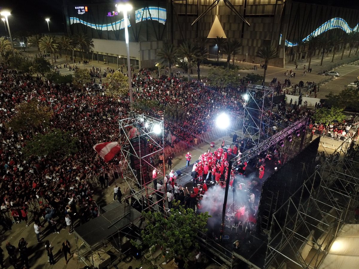 אחד אחד הם עלו על הבמה. קרדיט - אלמוג בשני
