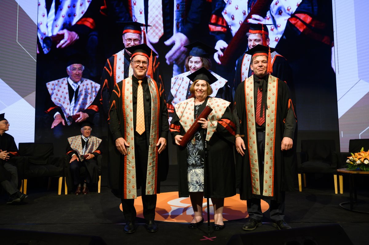 הרבה דניס ליז אגר. קרדיט צילום: דני מכליס, אוניברסיטת בן-גוריון בנגב