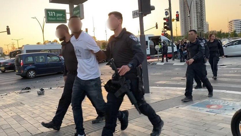 מעצרו של החשוד. קרדיט - צילום פרטי