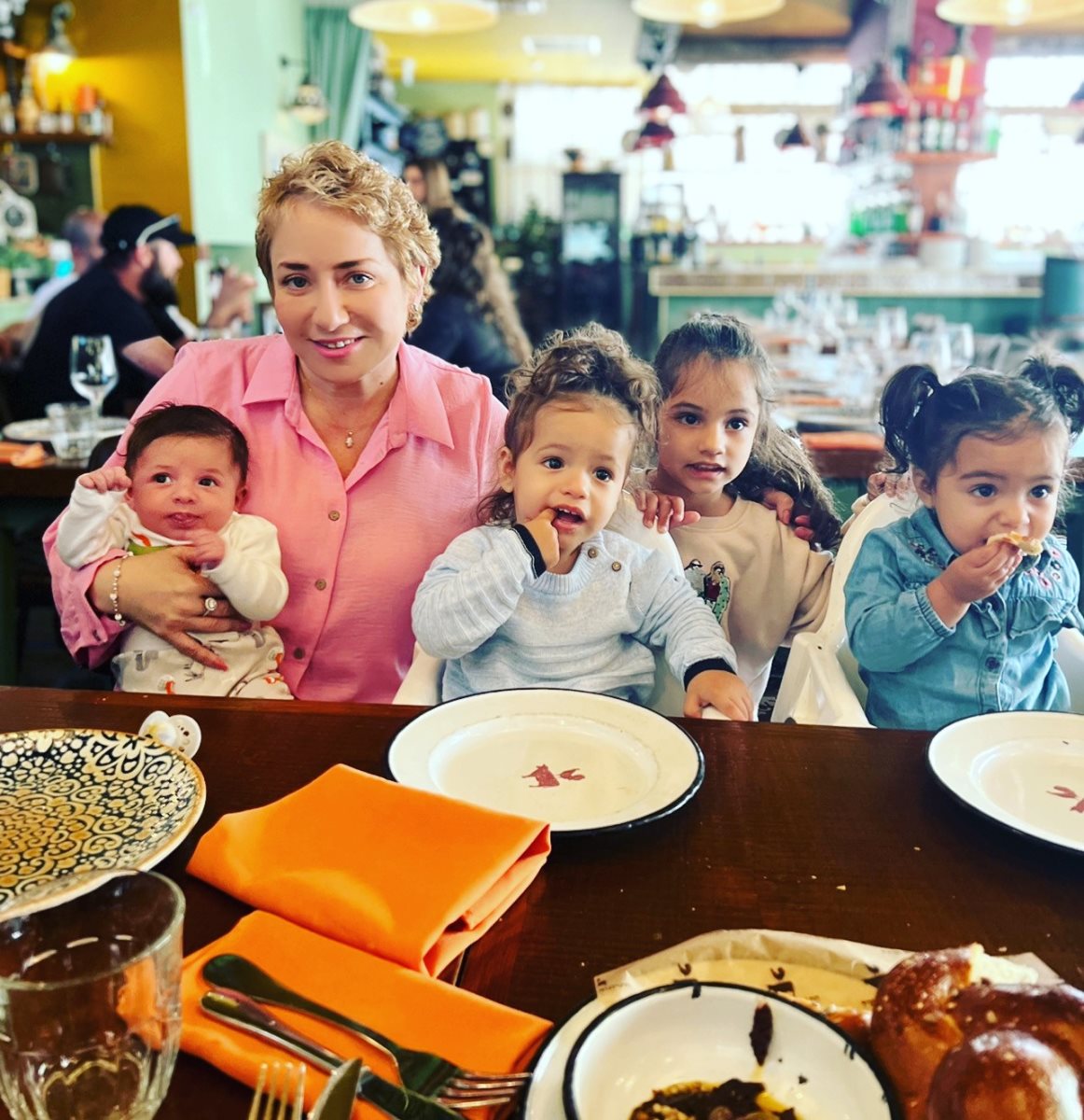 לימור עם הנכדים