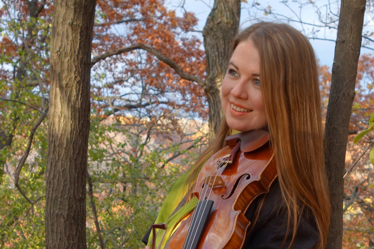 לארה סנט ג'ון. צילום אנדרו אוסלי