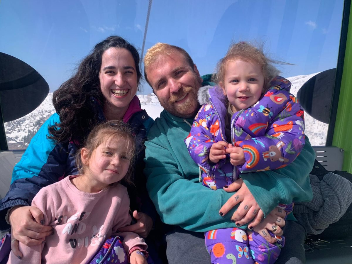 עופרי וטל לייבל ושני ילדיהם, צילום פרטי