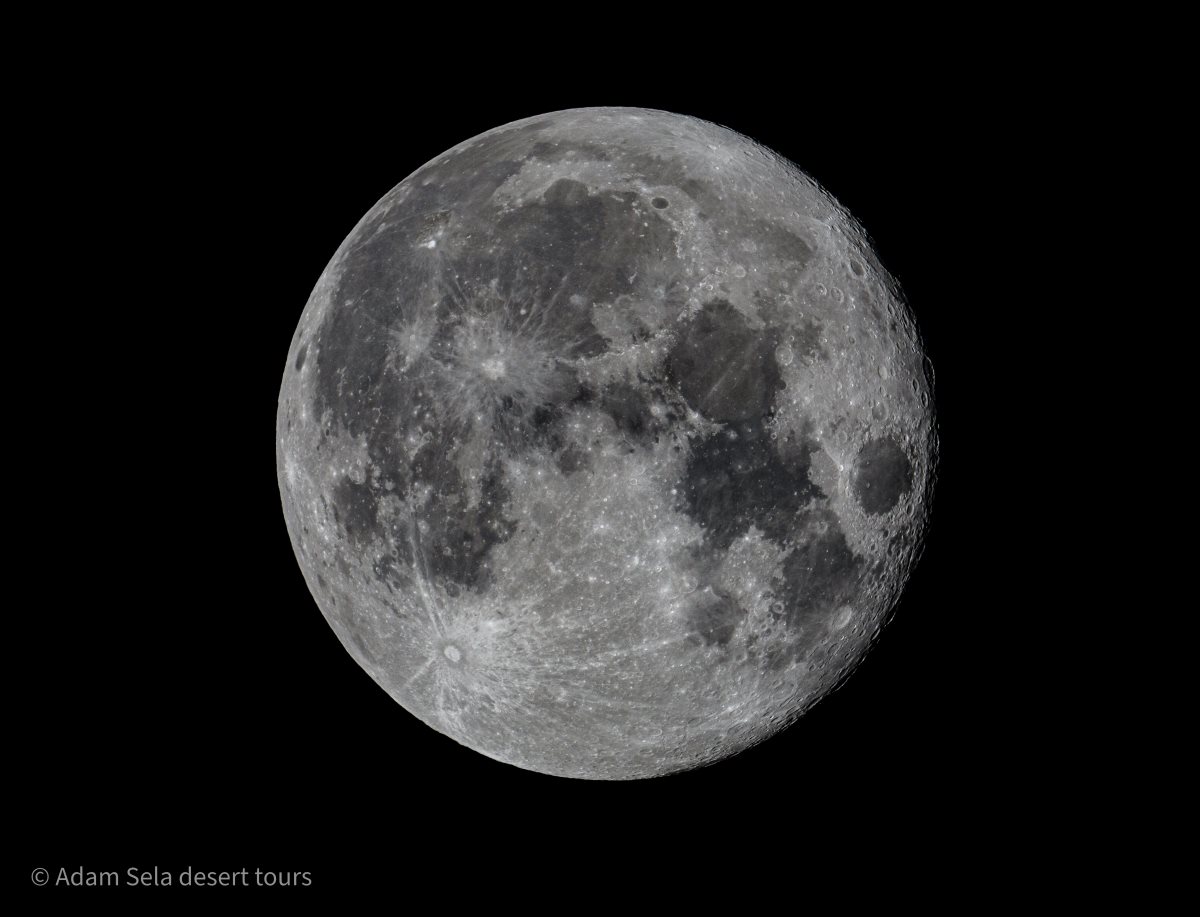 תצפית על הירח. צילום: אדם סלע