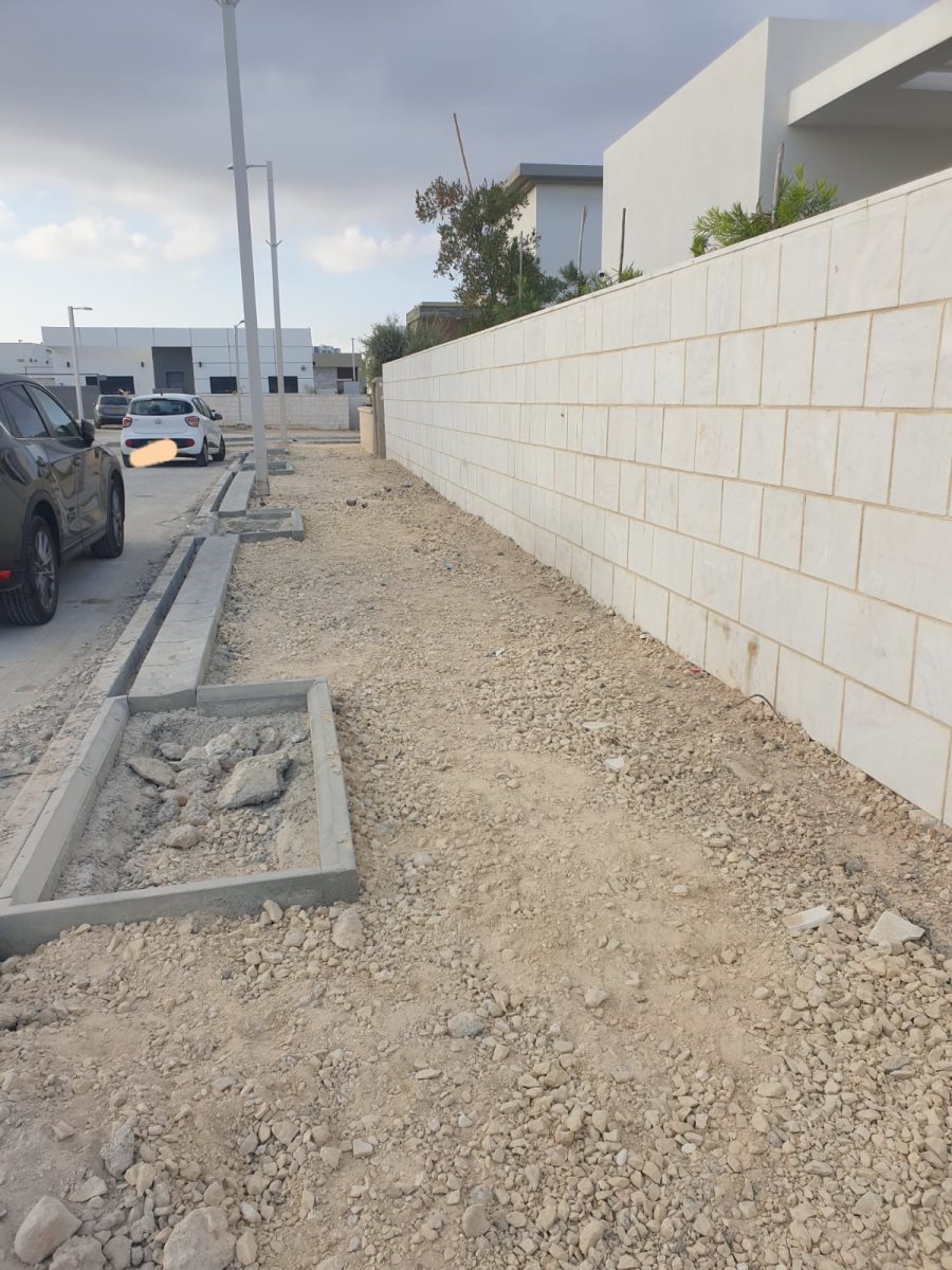 גם העבודות הפשוטות ביותר מתעכבות. קרדיט - צילום פרטי