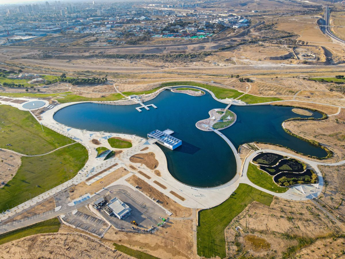 האגם בפארק נחל באר שבע. צילום: עלי האג, באדיבות עיריית באר שבע
