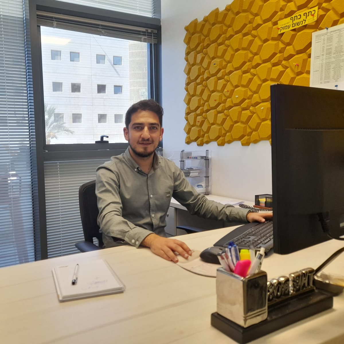 יונתן אהרון במנורה מבטחים ב"ש. צילום: יח"צ מנורה