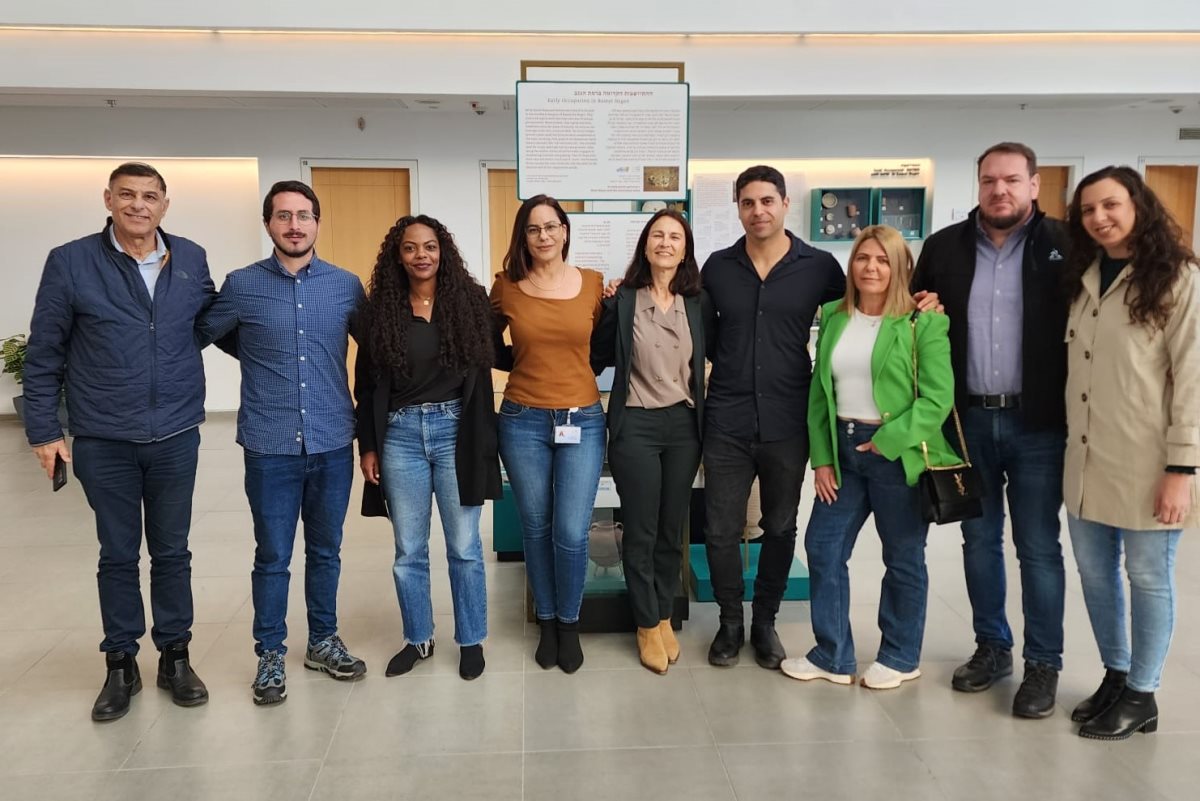 קרדיט - נאות חובב