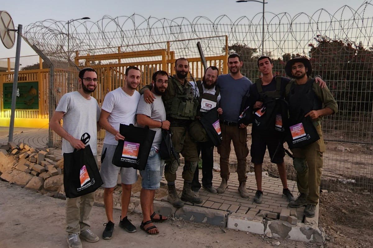 קרדיט - סמי שמעון