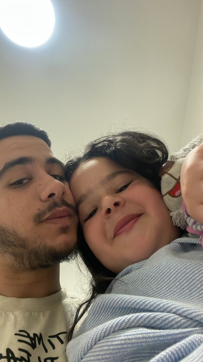 אושר ואחותו הקטנה. צילום: פרטי