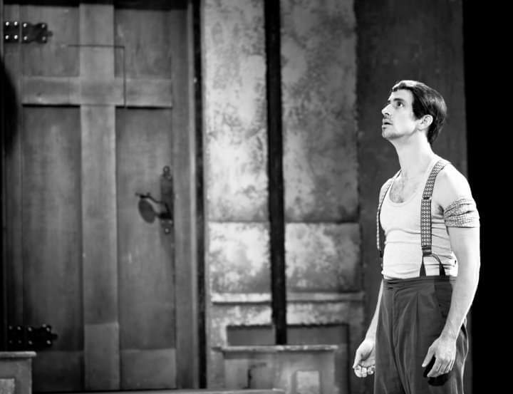 ירמי רייך בהצגה