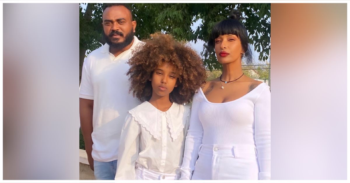 מרון עם הבנזוג והילדה. צילום: פרטי