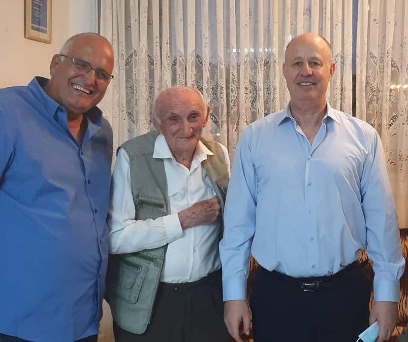 עם צחי הנגבי