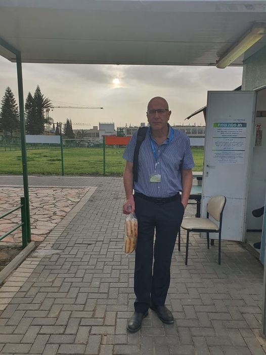 פרופ' איפרגן בכניסה לבית החולים הבוקר. קרדיט: צילום פרטי (ע"פ ס' 27א')