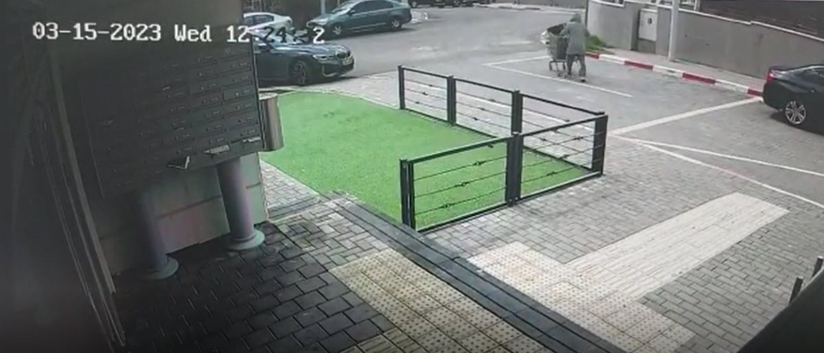 אריה כדור, במהלך גניבה. קרדיט - משטרת ישראל