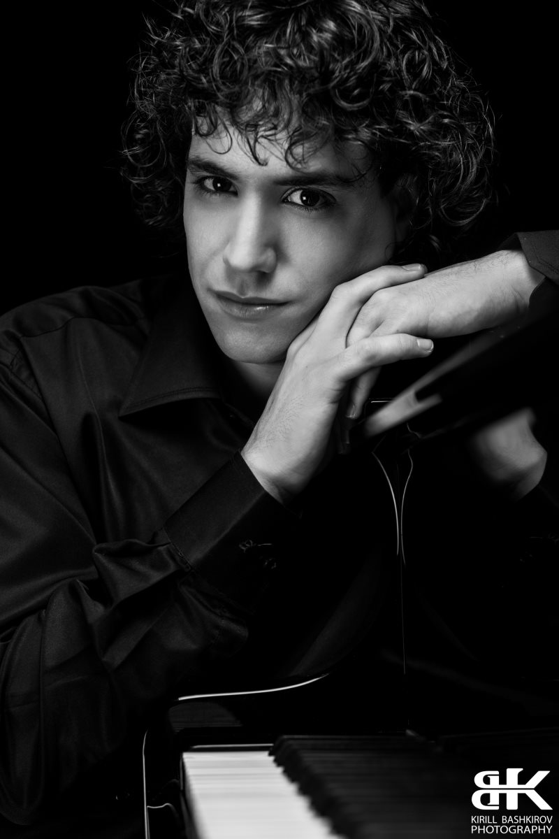 אסף קליינמן פסנתרן צילום קיריל בשקירוב