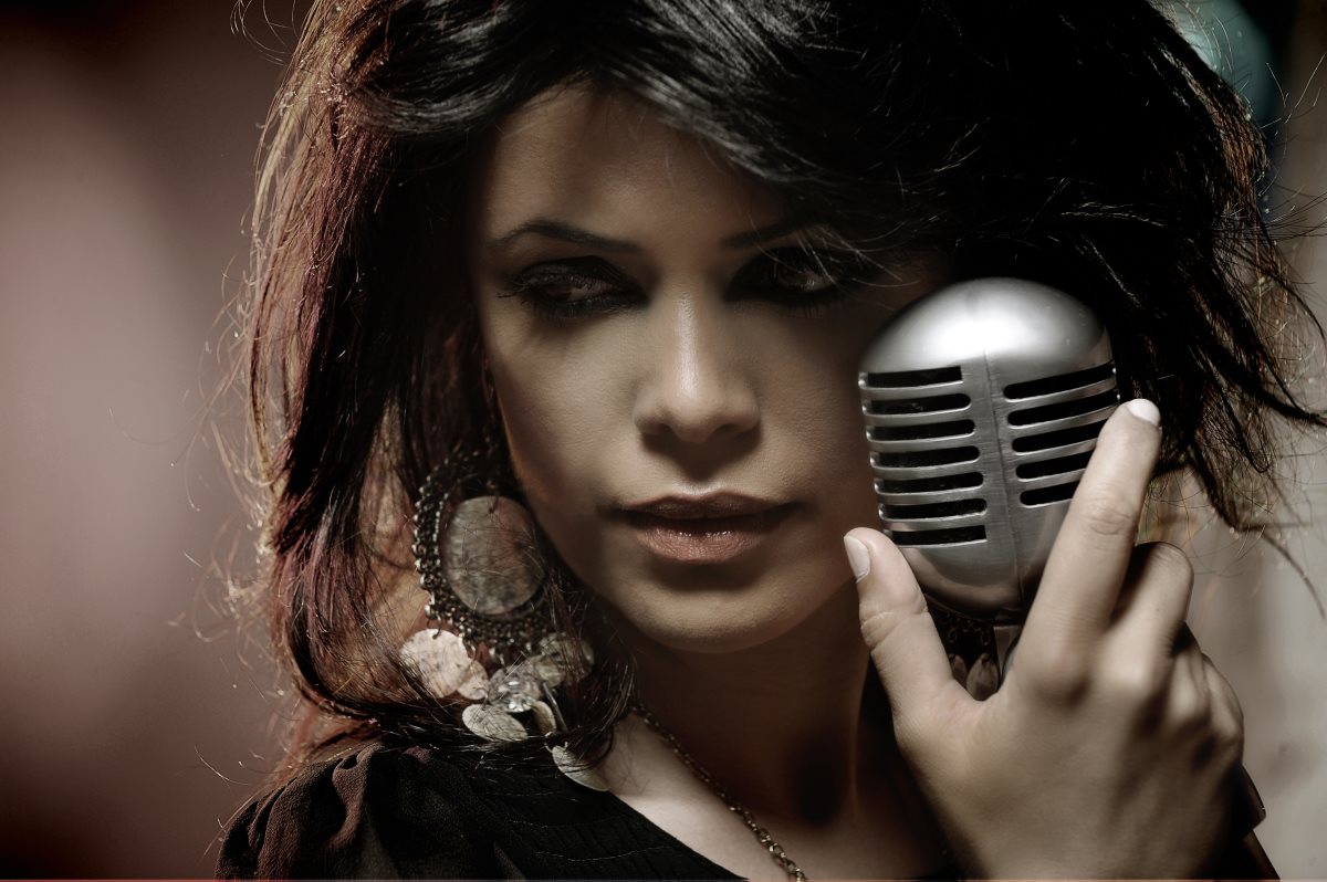 יסמין לוי. צילום - עלי טסקירן