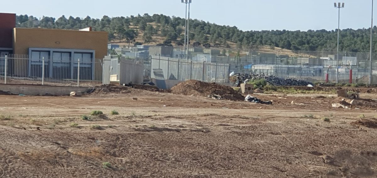 גדר בית הספר בכרמית. קרדיט - תוכן גולשים ע"פ סעיף 27א'