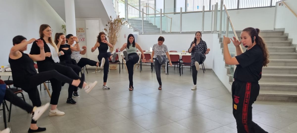 קרדיט - נאות חובב