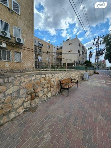 רחוב אבן עזרא. קרדיט -רי/מקס